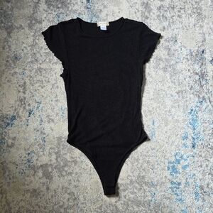 Altar'd State Women's Size Large‎ Black Ruffle Sleeve Body Suit
